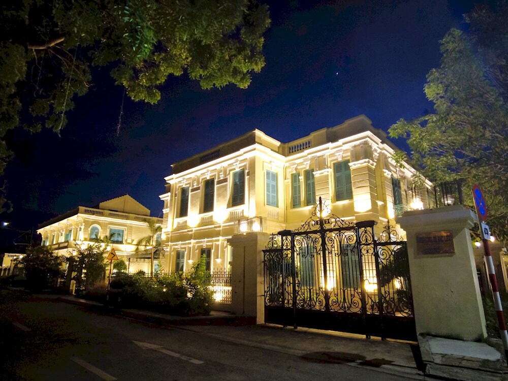 Nhà Công tử Bạc Liêu vào buổi tối